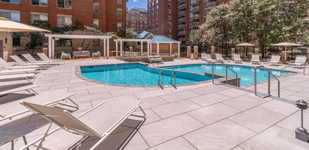 Elegant And Charming Condo At Ballston With Pool Arlington Exterior foto
